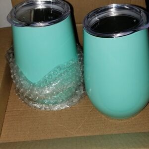 4 Arctica tumblers set of 4, keeps cold or hot🔥🔥